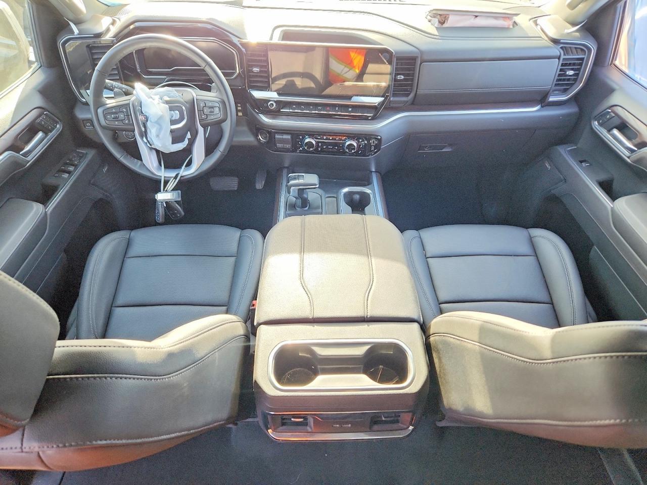 2025 GMC Sierra C1500 SLT
