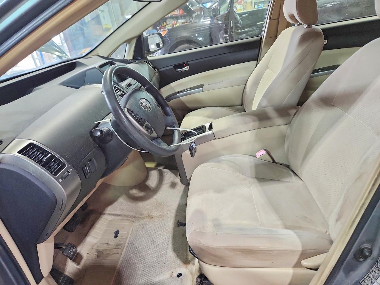 2004 Toyota Prius Base