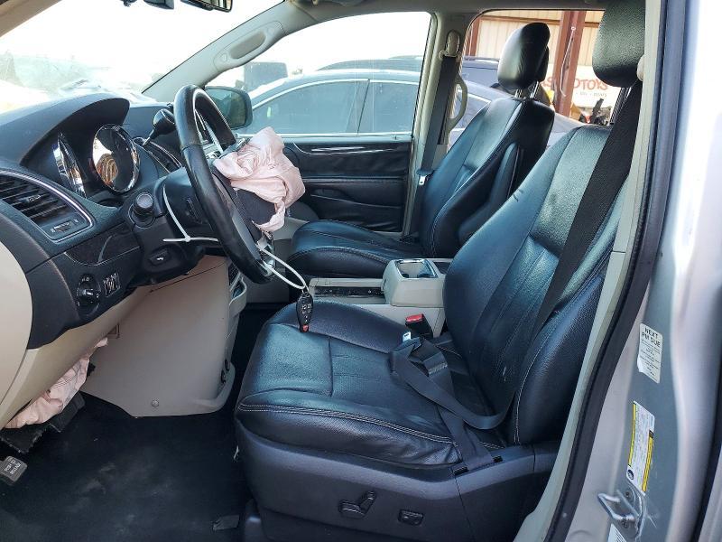 2012 Chrysler Town & Country Touring l