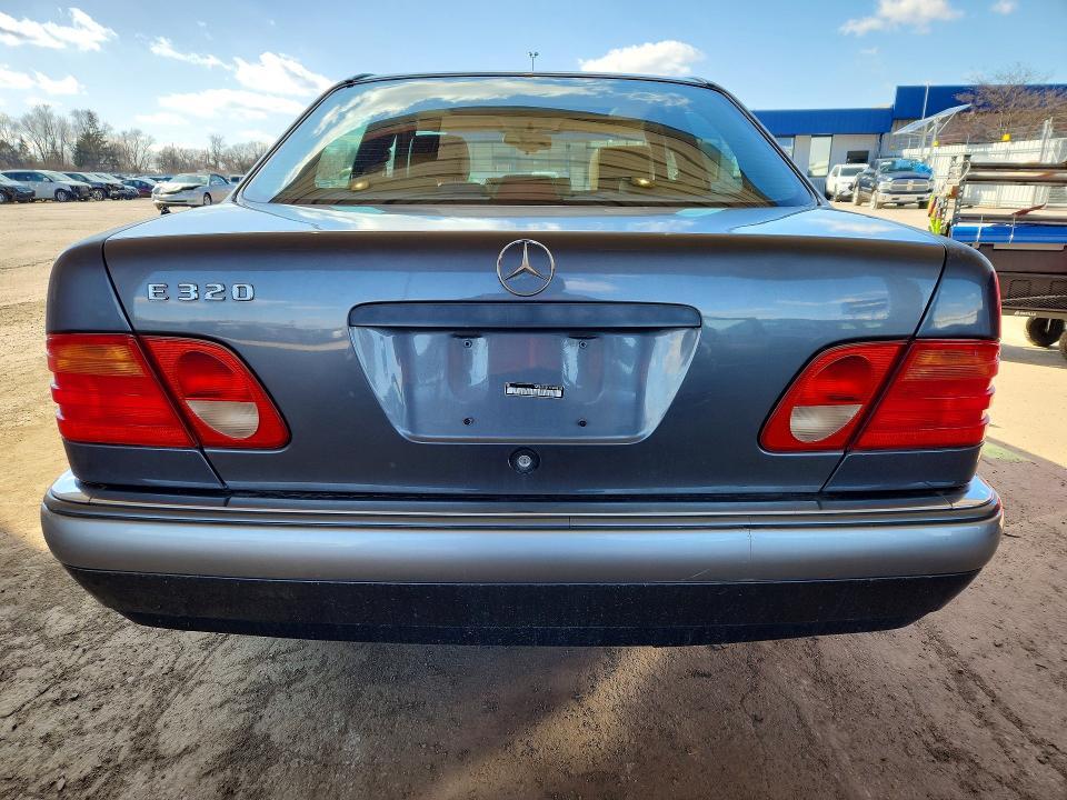 1996 Mercedes-Benz E 320