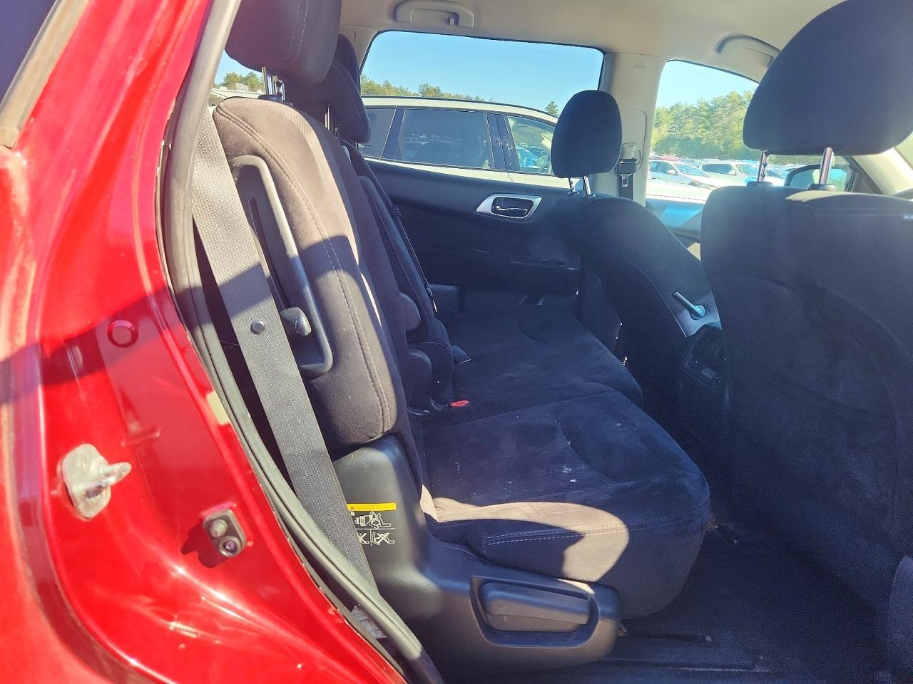 2014 Nissan Pathfinder sv