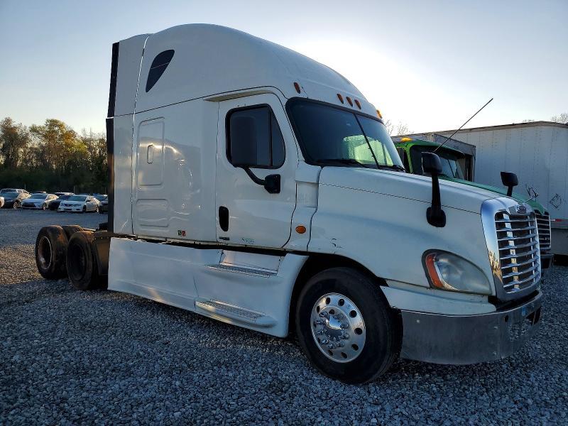 2014 Freigliner 2014 Freightliner Cascadia Semi Truck