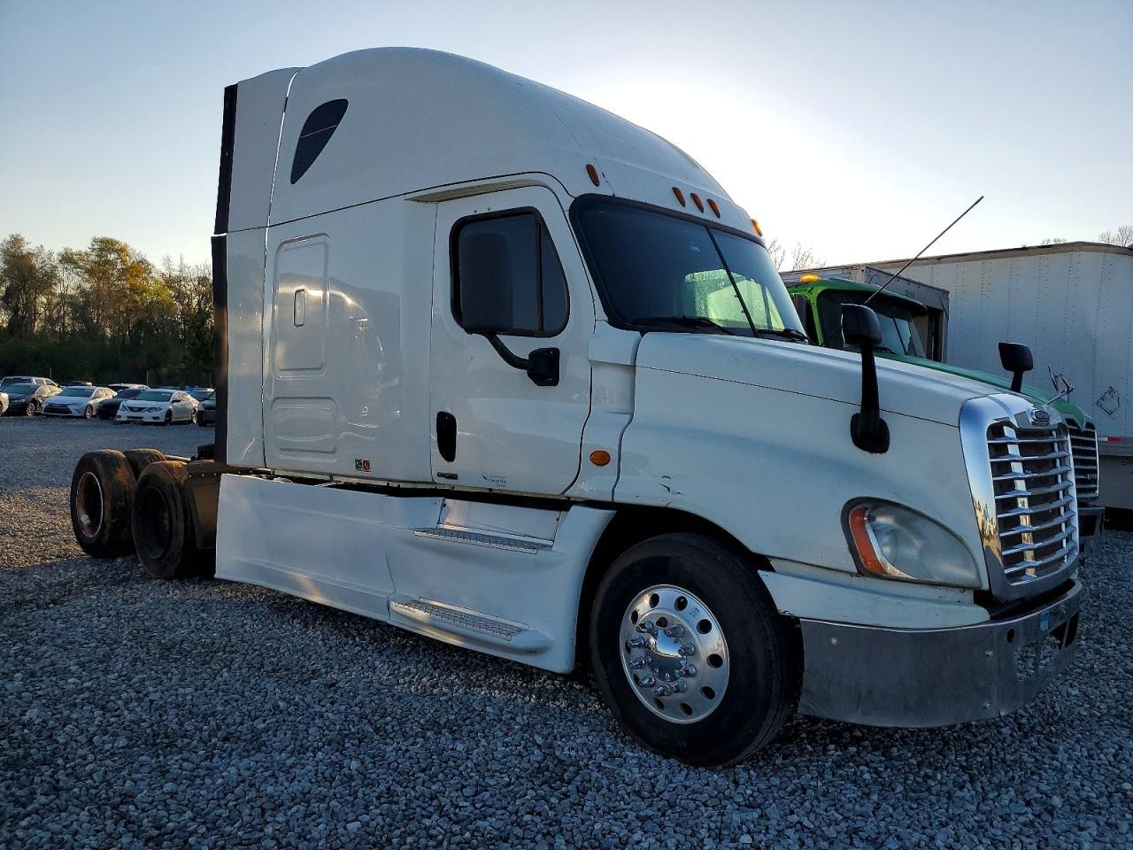 2014 Freigliner 2014 Freightliner Cascadia Semi Truck