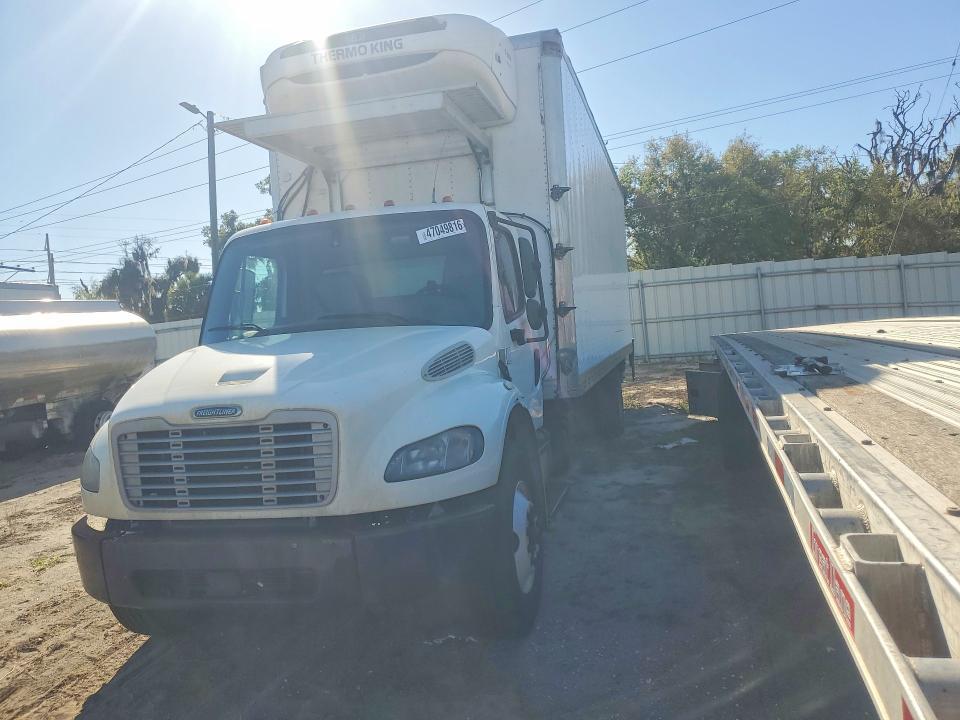 2019 Freigliner 2019 Freightliner Business Class M2 Refrigerated b