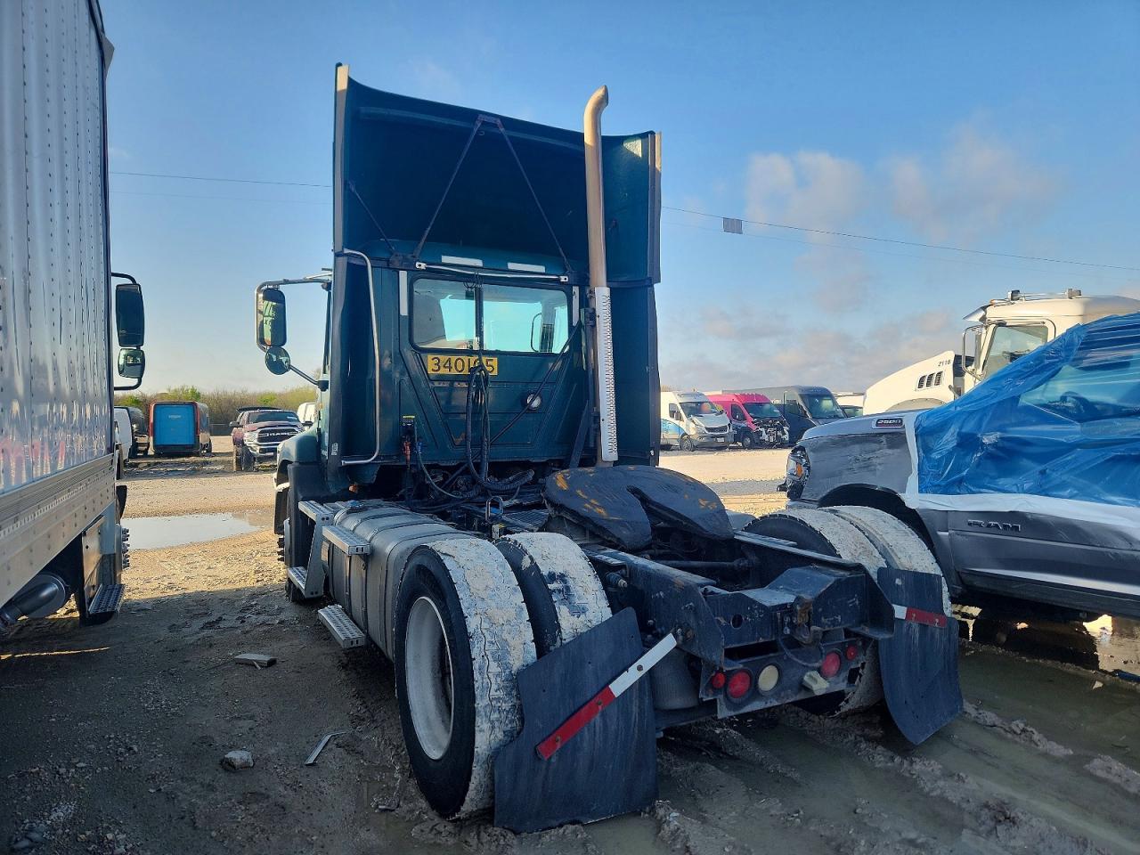 2015 Mack CXU612 Semi Truck