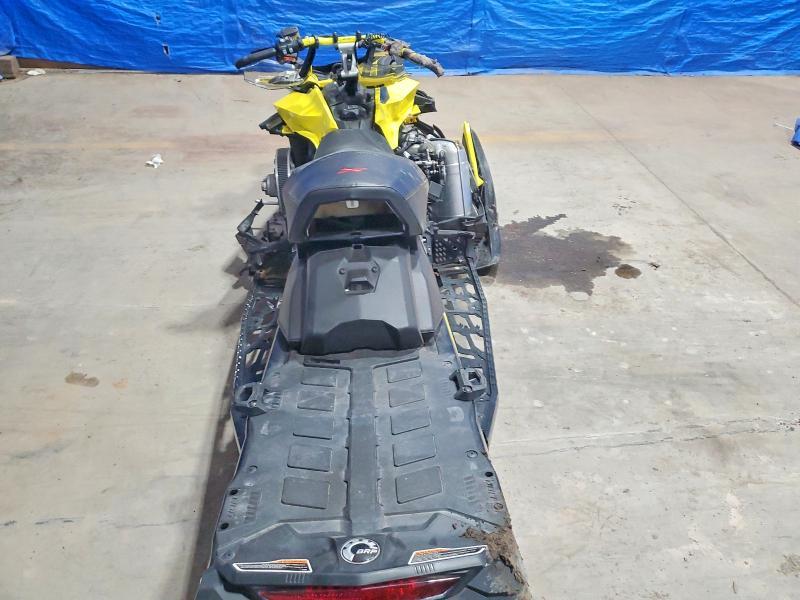 2022 Ski- Doo Renegade x