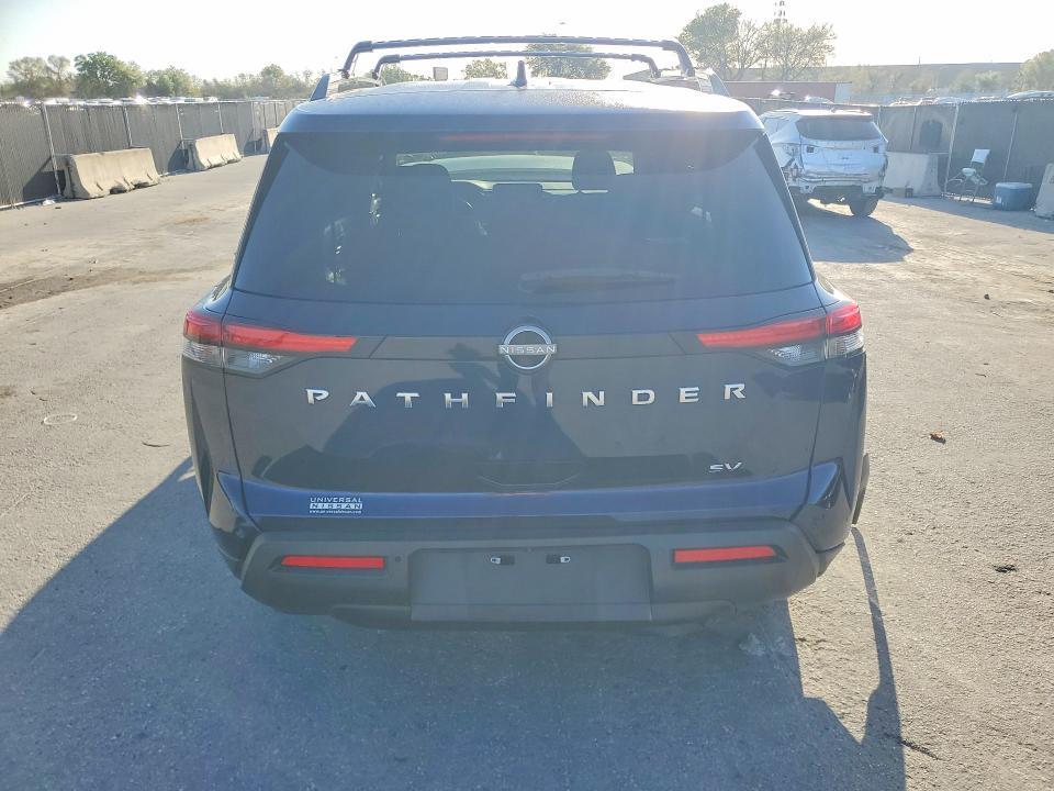 2024 Nissan Pathfinder sv