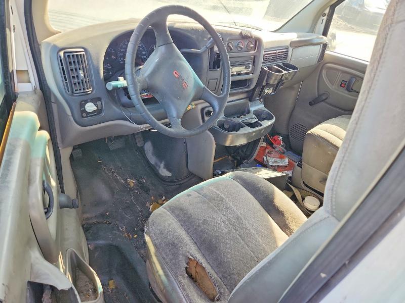 2000 GMC Savana Cutaway G3500