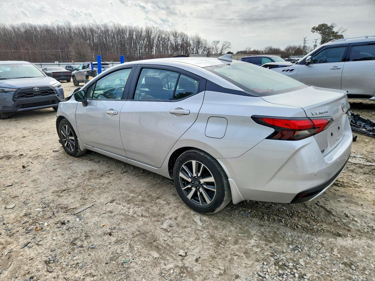 2025 Nissan Versa sv