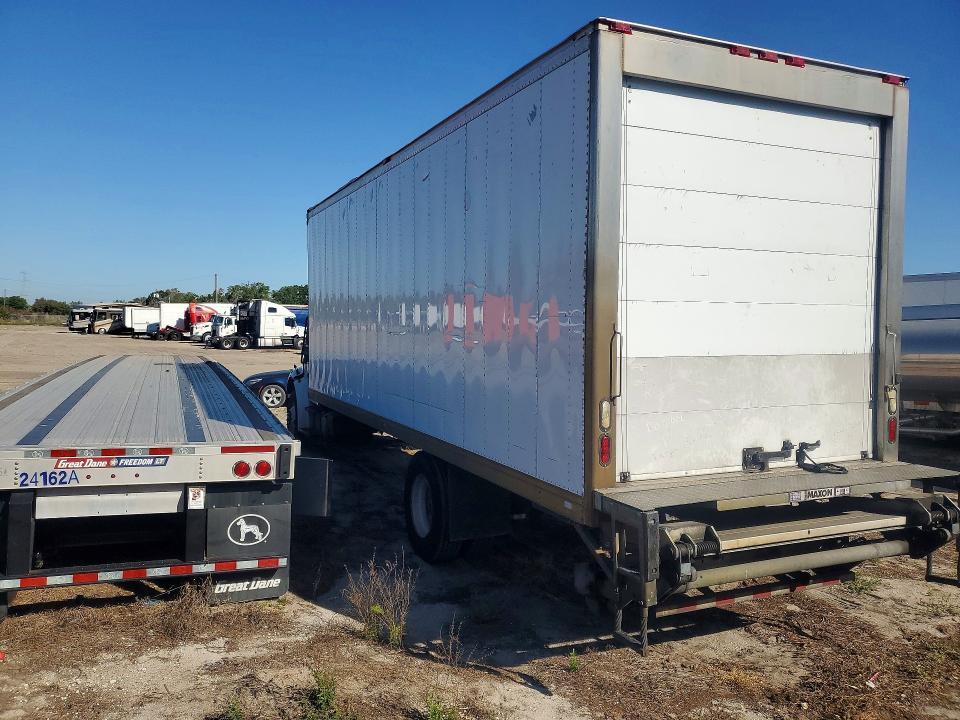 2019 Freigliner 2019 Freightliner Business Class M2 Refrigerated b