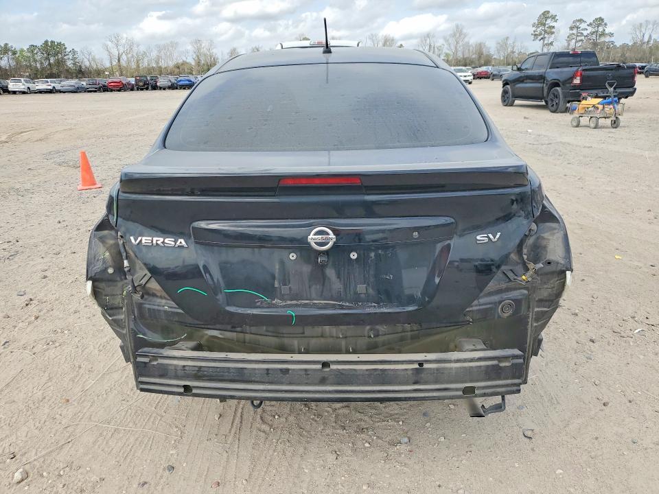 2018 Nissan Versa sv
