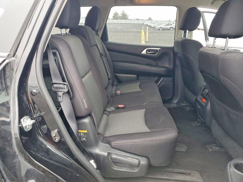 2019 Nissan Pathfinder sv