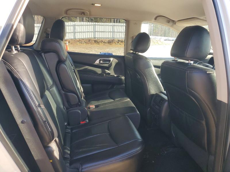 2020 Nissan Pathfinder sl