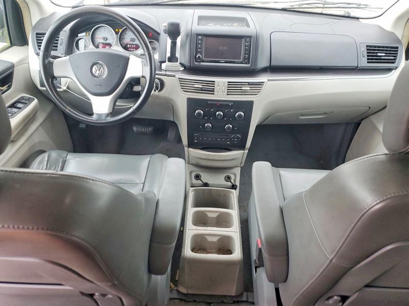 2010 Volkswagen Routan se