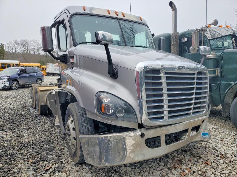 2019 Freigliner 2019 Freightliner Cascadia 125 Semi Truck
