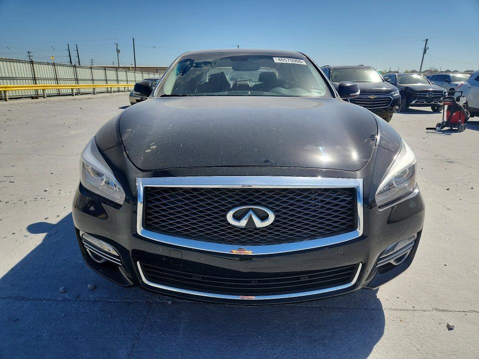 2016 Infiniti Q70 3.7