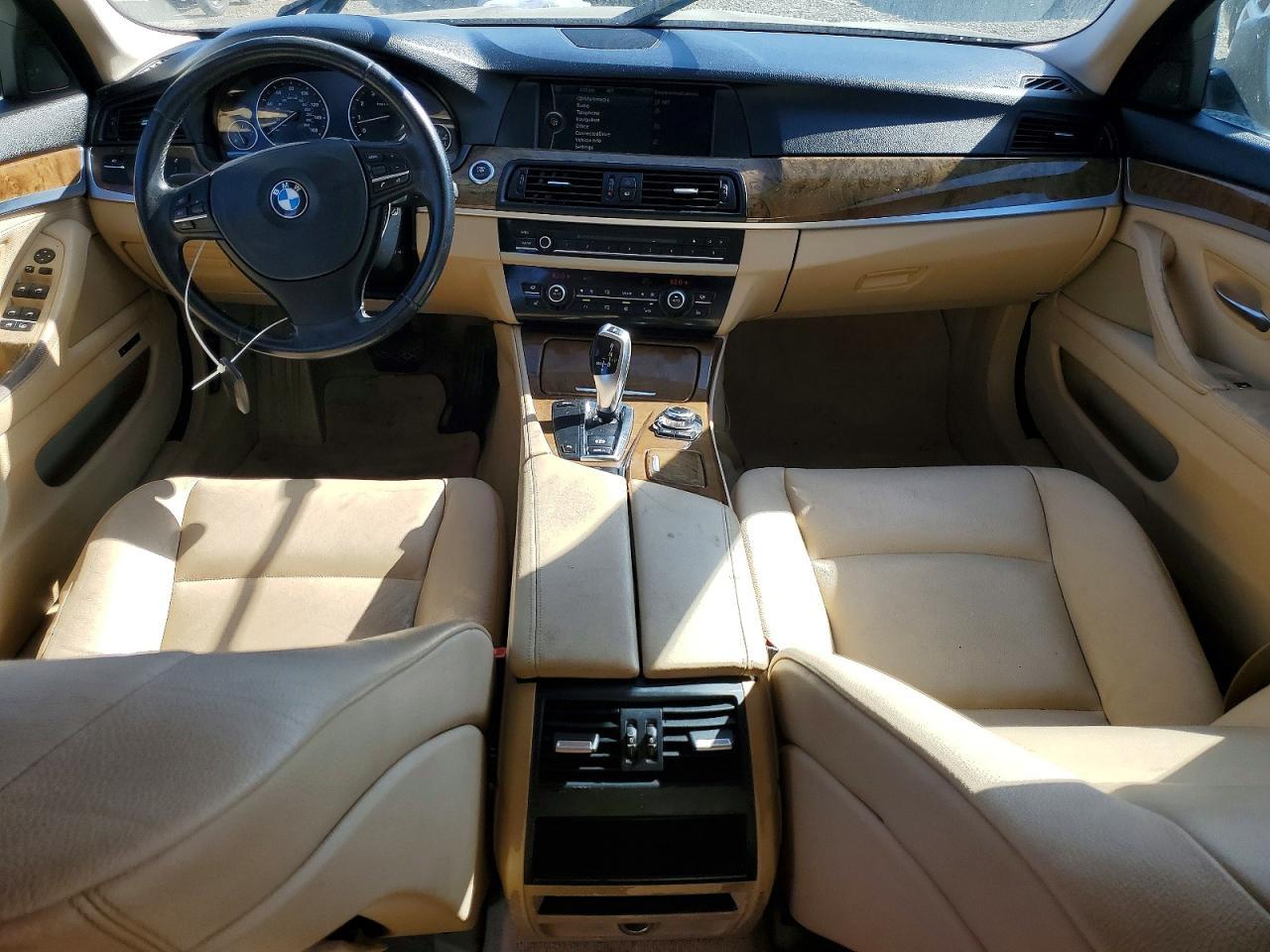 2011 BMW 528 i