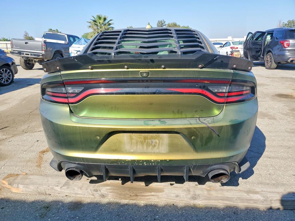 2018 Dodge Charger r