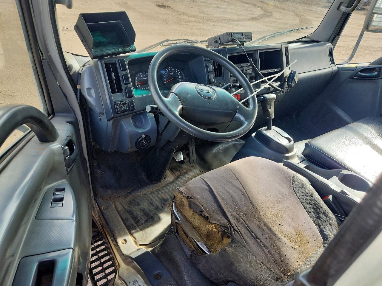 2012 Isuzu NPR Utility / Service Truck