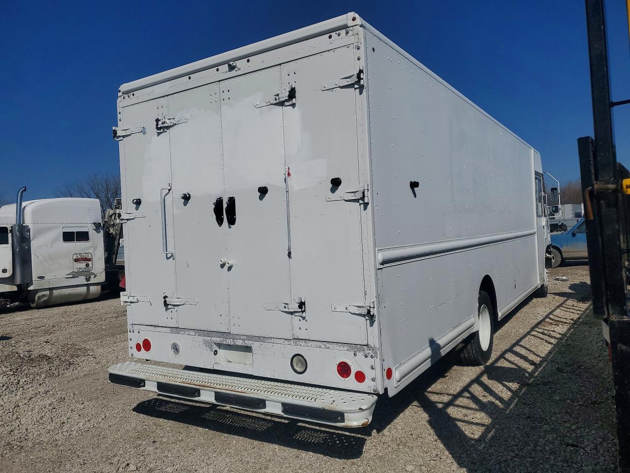 2016 Freightliner MT55G Chassis Delivery Truck