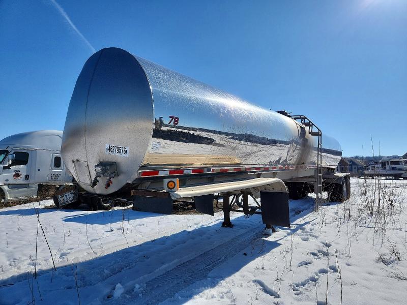 1994 Walker Tank Trailer