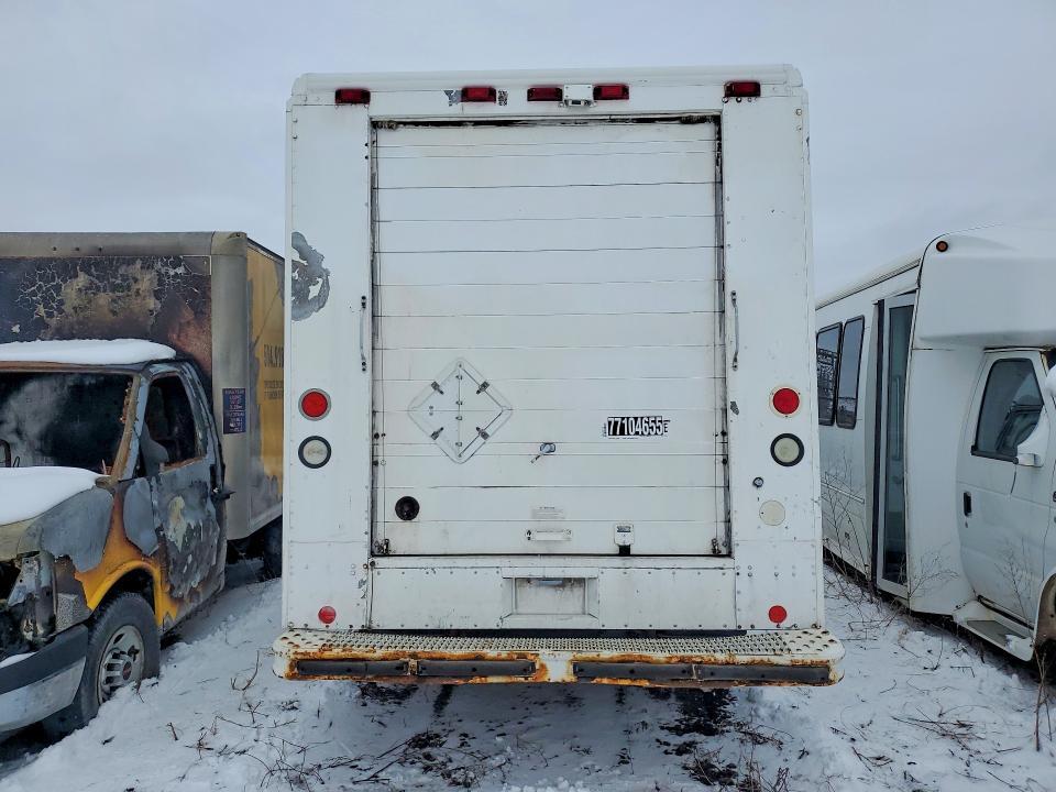 2005 Freightliner Chassis M Line WALK-IN Van