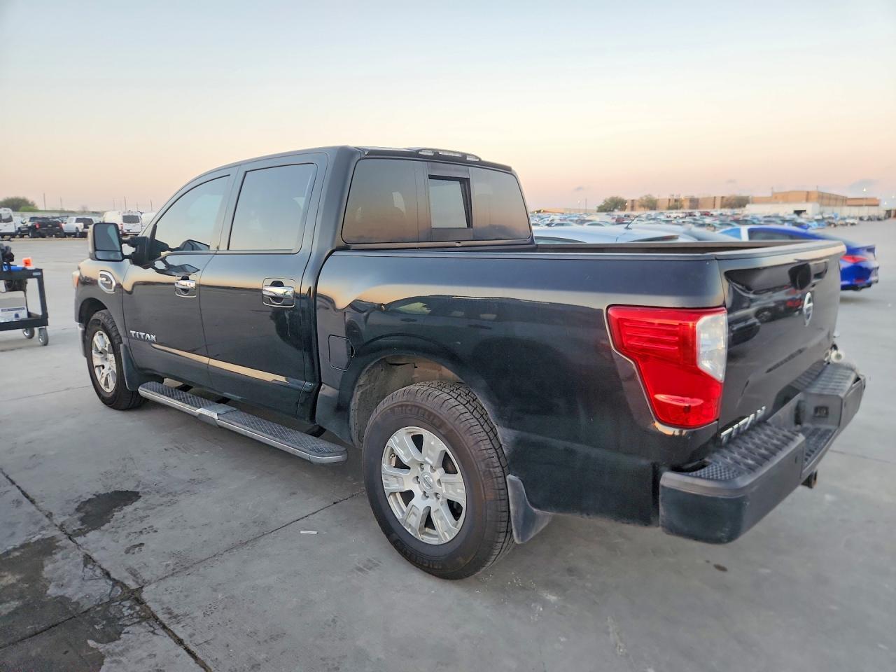 2017 Nissan Titan SV