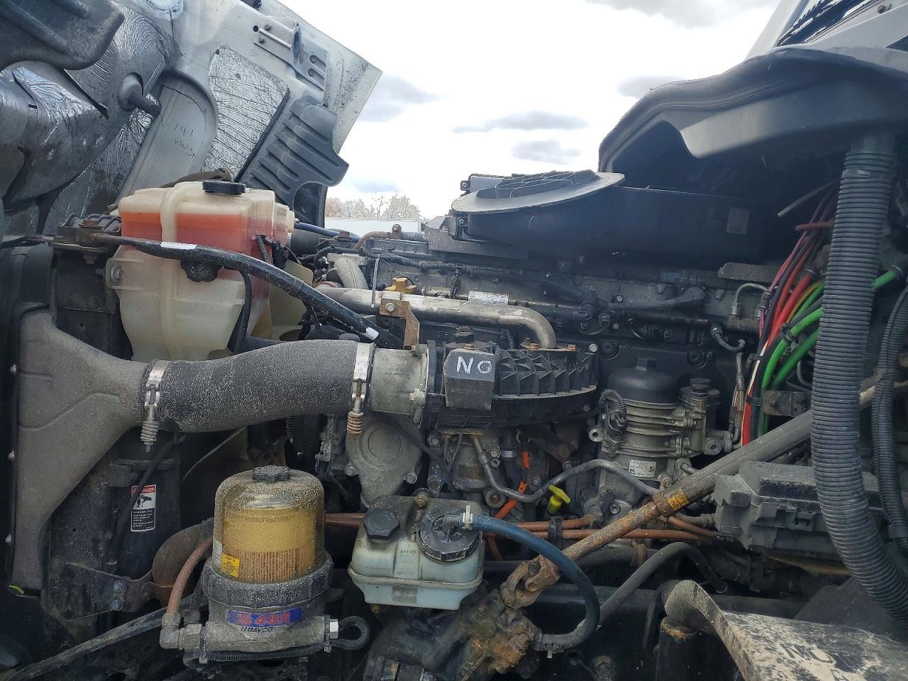 2018 Freightliner Cascadia 125 Semi Truck