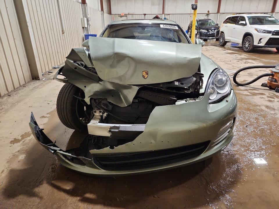 2012 Porsche Panamera 2