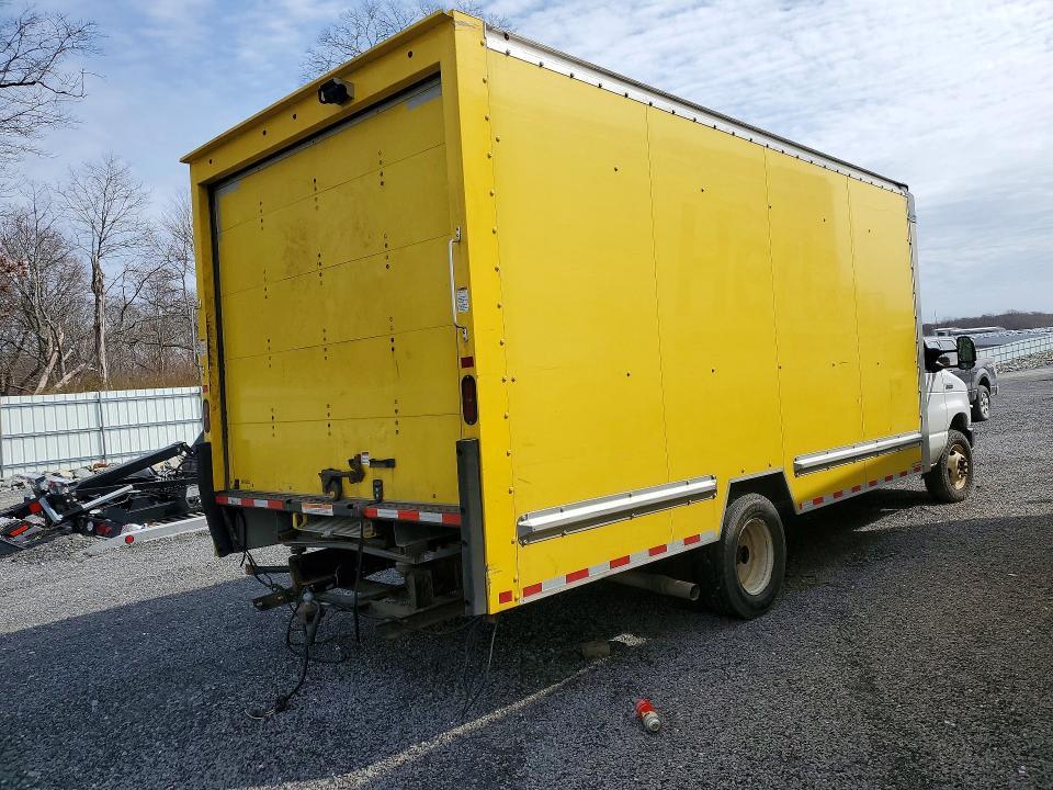 2022 Ford E350 BOX Truck
