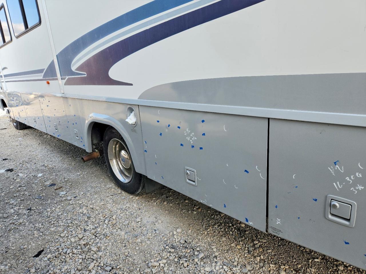 2003 Workhorse Custom Chassis WFF34D RV