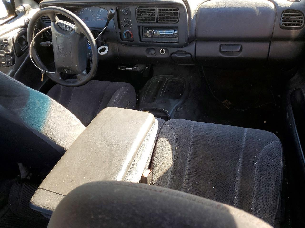 2000 Dodge Dakota Quattro