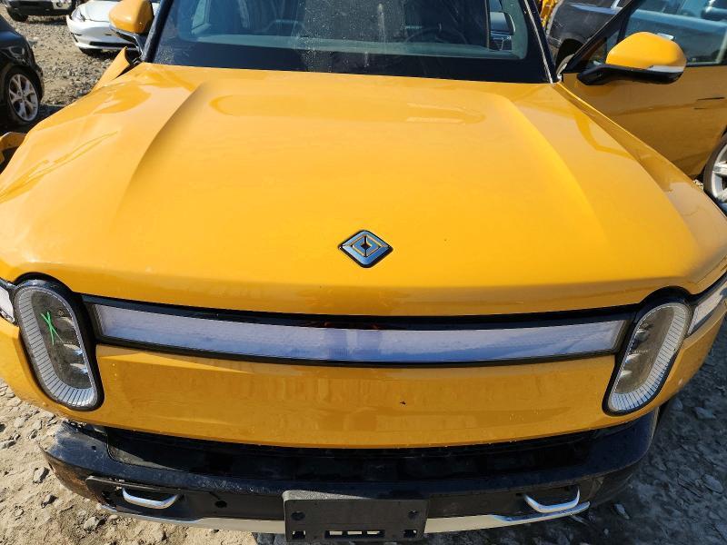 2023 Rivian R1S Adventure