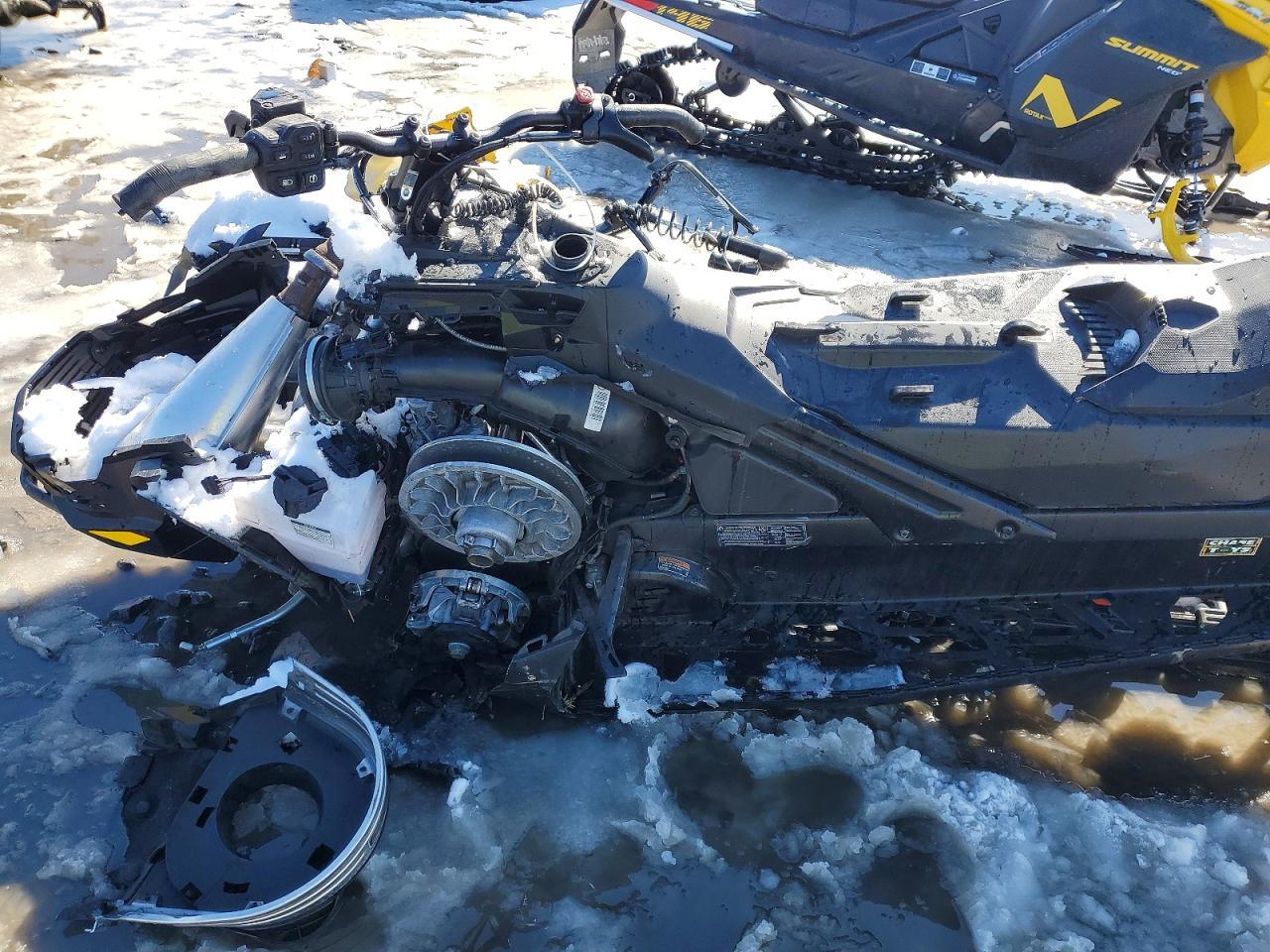 2025 Skidoo MXZ X 129 850 E