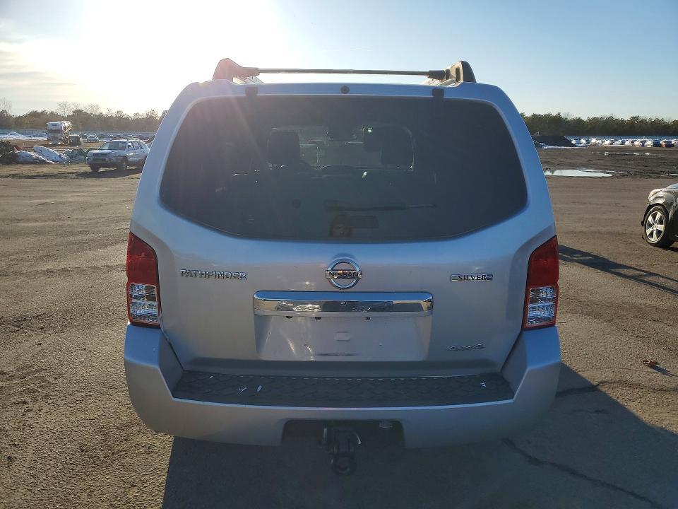 2011 Nissan Pathfinder s