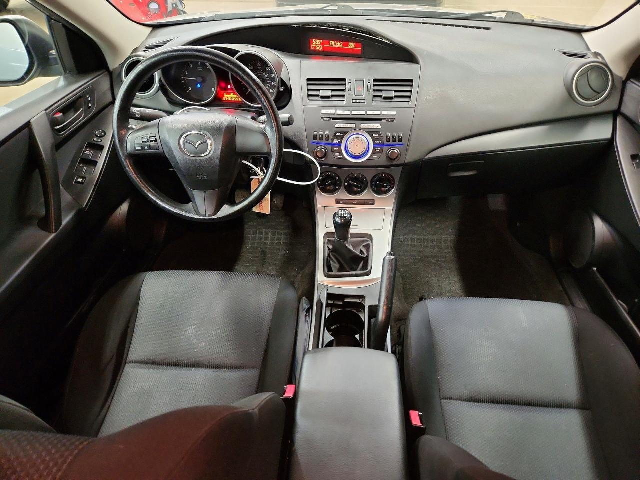 2011 Mazda 3 I