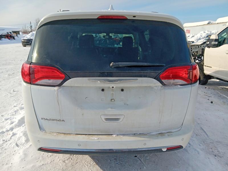 2017 Chrysler Pacifica Touring l