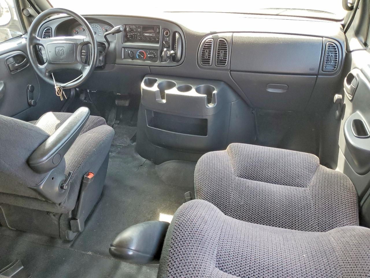 2002 Dodge Ram Wagon B2500