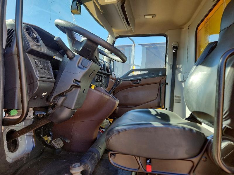 2023 Hino L6 BOX Truck