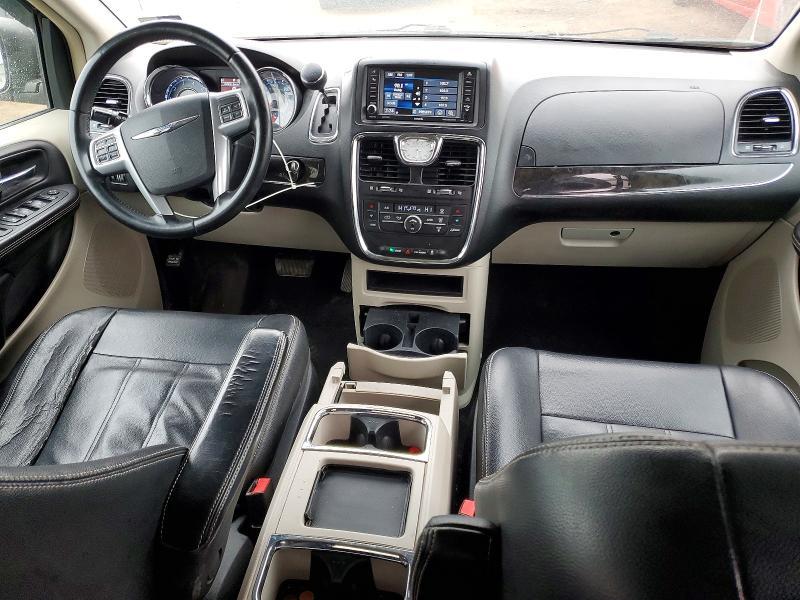 2013 Chrysler Town & Country Touring