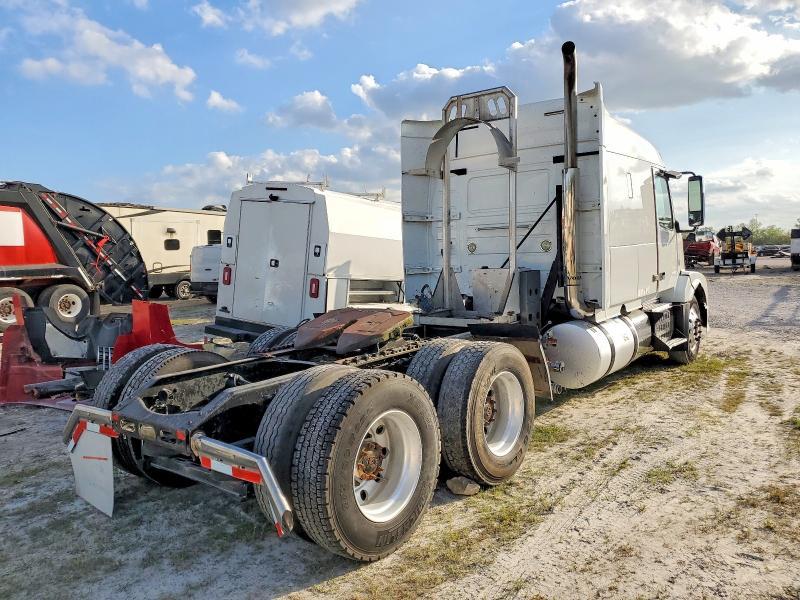 2013 Volvo Vnl Semi Truck