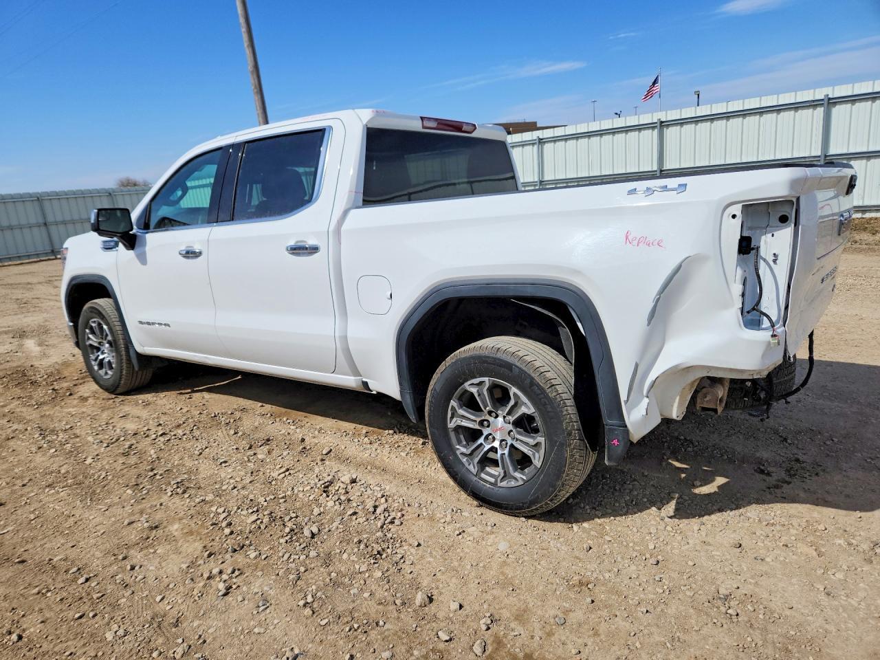 2026 GMC Sierra K1500 SLT