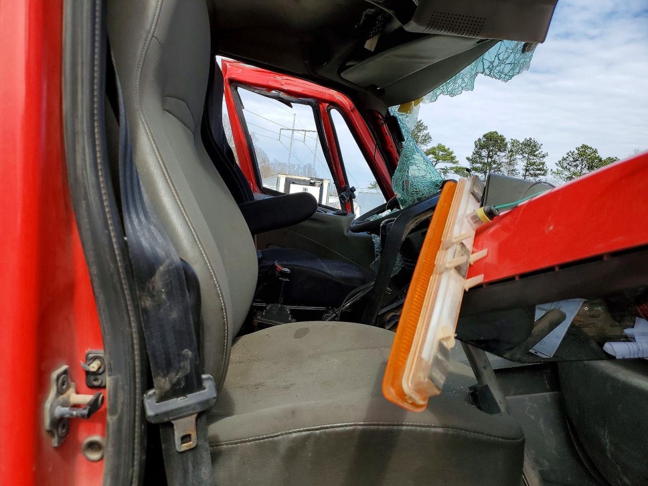 2014 International LF687 Semi Truck