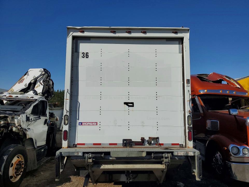 2017 Freightliner Business Class M2 BOX Truck