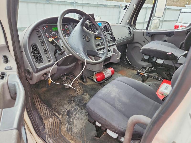 2022 Freightliner Business Class M2 BOX Truck