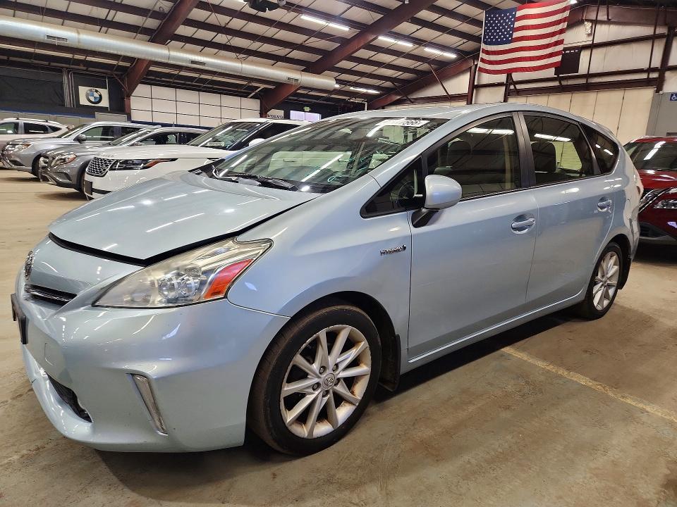 2013 Toyota Prius v Five