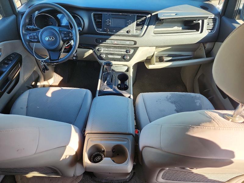 2017 KIA Sedona lx