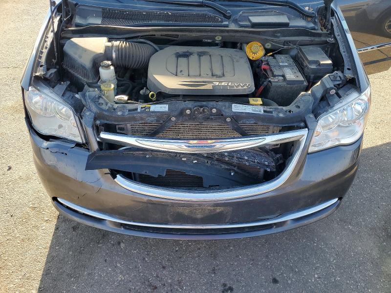 2015 Chrysler Town & Country Touring l