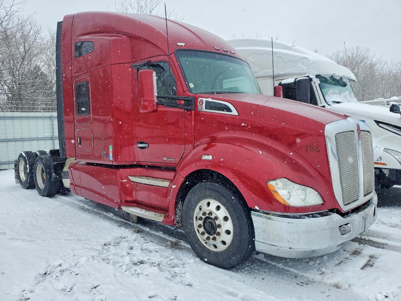 2016 Kenworth T680 Semi Truck