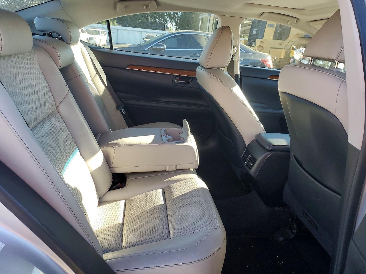 2014 Lexus Es 300h Base